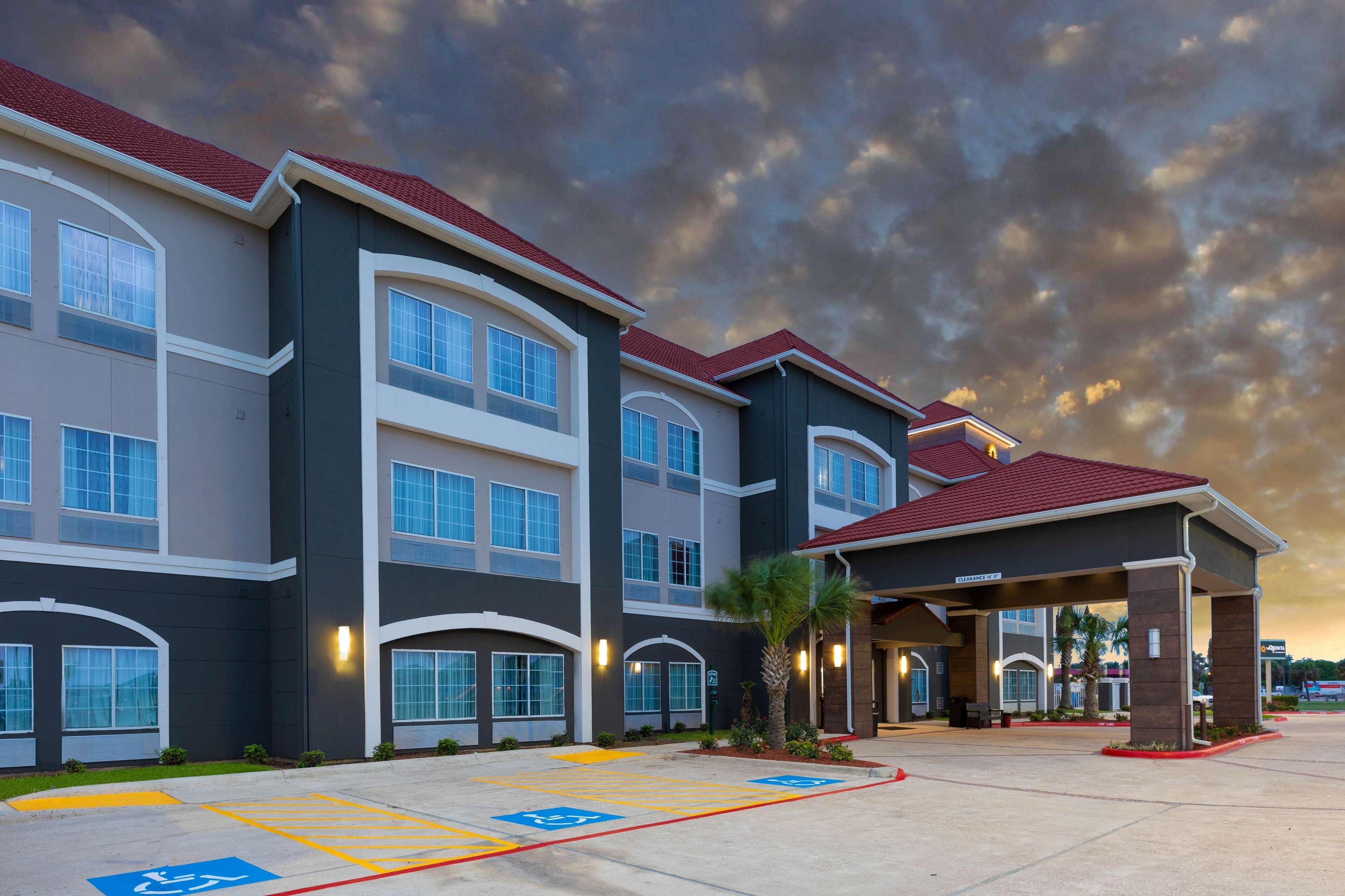 La Quinta By Wyndham Port Lavaca Hotel Exterior photo